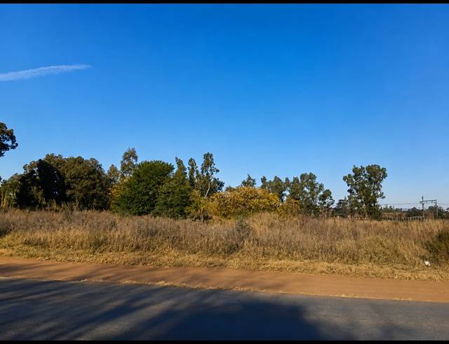 13,688M² VACANT LAND FOR SALE IN HIGHBURY